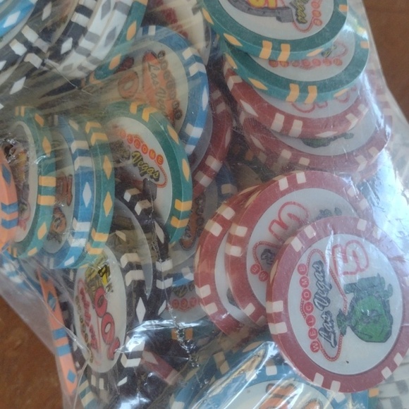 Multicolor Poker Chips 5lbs Assorted - Picture 3 of 3